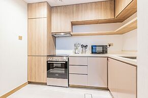 Modern Luxury 1BR Apt with Canal Panorama