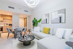 Modern Luxury 1BR Apt with Canal Panorama