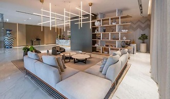 Modern Luxury 1BR Apt with Canal Panorama