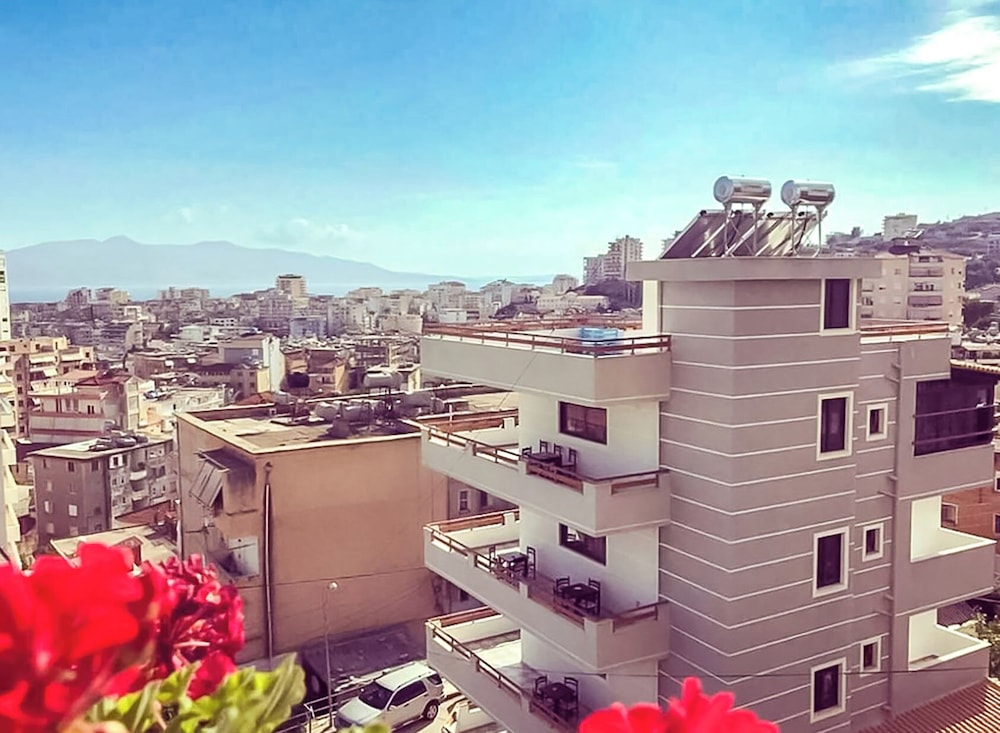 Lazy Roo Hostel Saranda