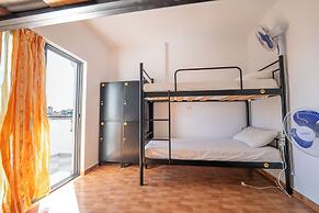 Lazy Roo Hostel Saranda