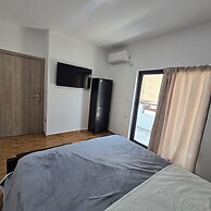 Lazy Roo Hostel Saranda