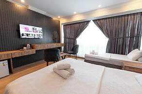Highway 34 Hotel