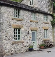2 Bed-sleeps 3-dog Friendly-garden-riverside