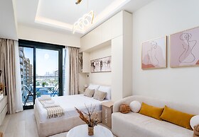 Amazing Studio in Azizi Riviera 9