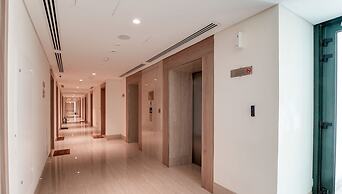 Amazing Studio in Azizi Riviera 9