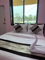 Redwings Resort