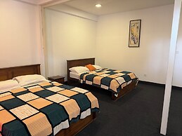 Thomasz Lodge