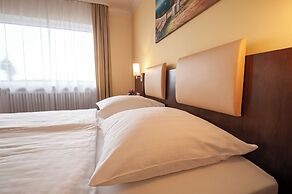 LuCA HOTEL