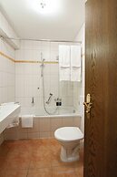 LuCA HOTEL