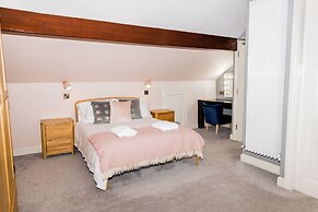 Denecrest Guest House