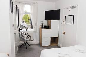 Denecrest Guest House