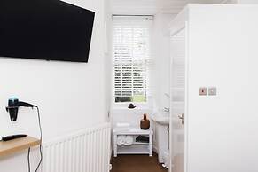 Denecrest Guest House