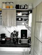 R Cottage Studio Apartments