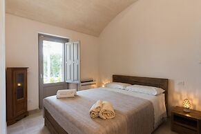 Trullo Eughene a con Piscina