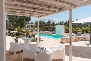 Trullo Eughene a con Piscina