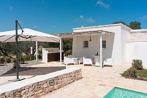 Trullo Eughene a con Piscina