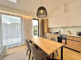 Onia Luxury Escape