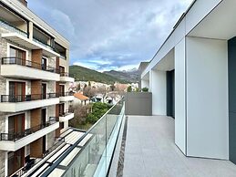 Onia Luxury Escape