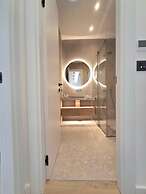 Onia Luxury Escape