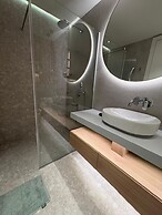 Onia Luxury Escape