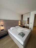 Onia Luxury Escape