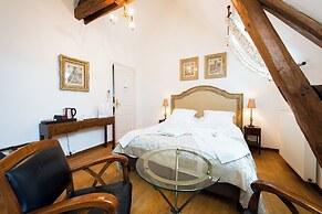 Aux Charmes de Maintenon - Adults Only