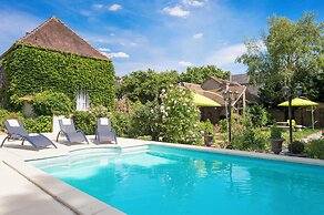Aux Charmes de Maintenon - Adults Only