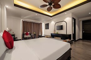 Hoan Cau Hotel