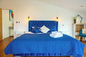 Beautiful Barn Conversion-Escape for 12
