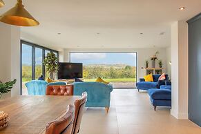 Beautiful Barn Conversion-Escape for 12
