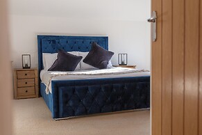 Beautiful Barn Conversion-Escape for 12