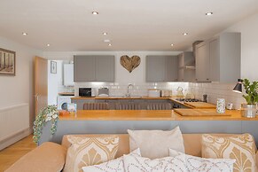 Beautiful Barn Conversion-Escape for 12