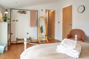 Beautiful Barn Conversion-Escape for 12