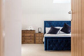 Beautiful Barn Conversion-Escape for 12