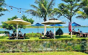 Nam Hoi An Riverside Hotel