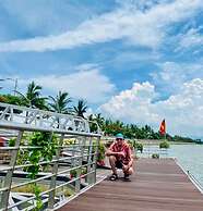 Nam Hoi An Riverside Hotel