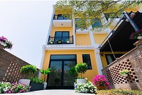 Nam Hoi An Riverside Hotel
