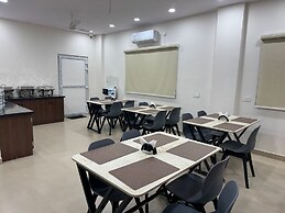 HOTEL APEX INN SHAMSHABAD