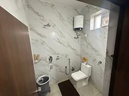 HOTEL APEX INN SHAMSHABAD