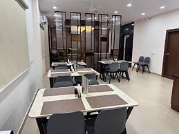 HOTEL APEX INN SHAMSHABAD
