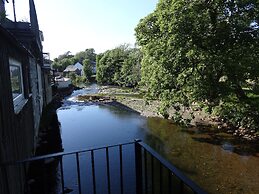 Riverbank Cottage River Ehan, Double Balcony