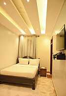 Neon Hotel Ntinda