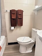 Athabasca Hillside Motel