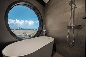 Caro Premium Danang Hotel