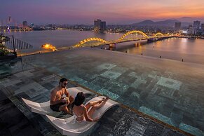 Caro Premium Danang Hotel