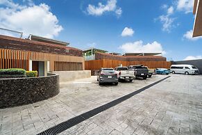 Ocean Views BluePoint 3BR Apartment 8-11