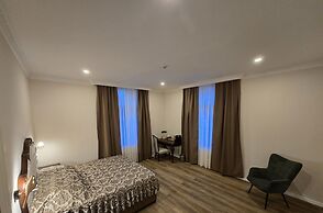 Promenaden Hotel