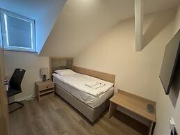 Promenaden Hotel
