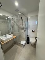 Promenaden Hotel
